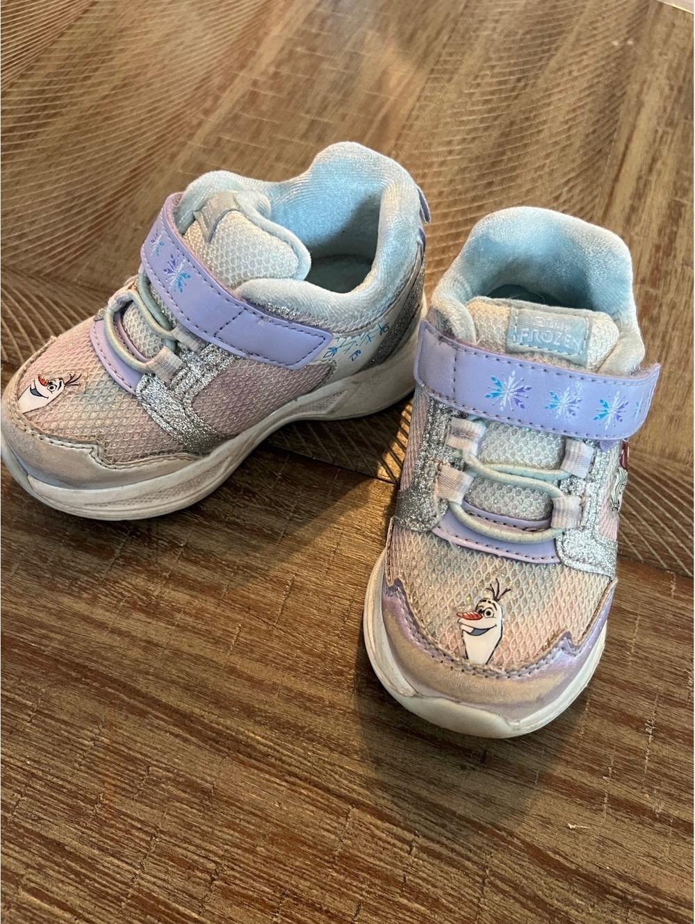 Disney Frozen Girls' Light-Up Sneakers with Olaf and Elsa & Anna Design, Size 7
